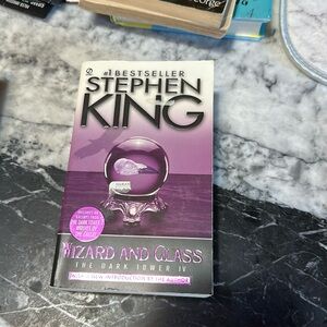 Stephen King wizard and glass.